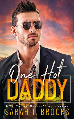 L'amour en feu, Tome 3 : One Hot Daddy - Sarah J. Brooks (2022)